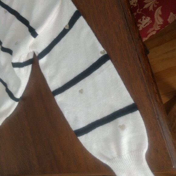 Beautiful and Soft Ivory Pull with Blue Stripes and Gold Hearts - Picture 5 of 7